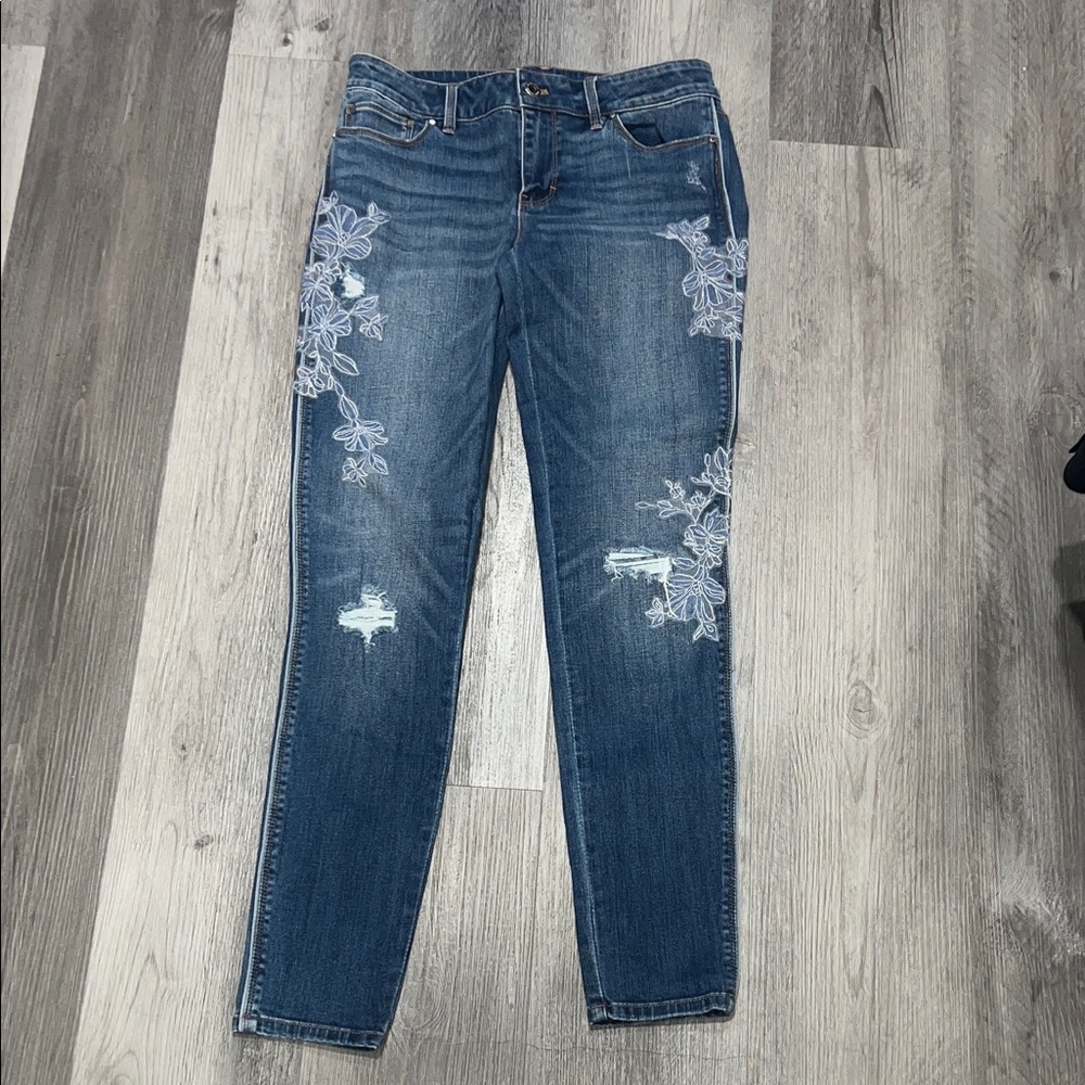 White House Black Market “The Skinny” Embroidered Jeans, size 4